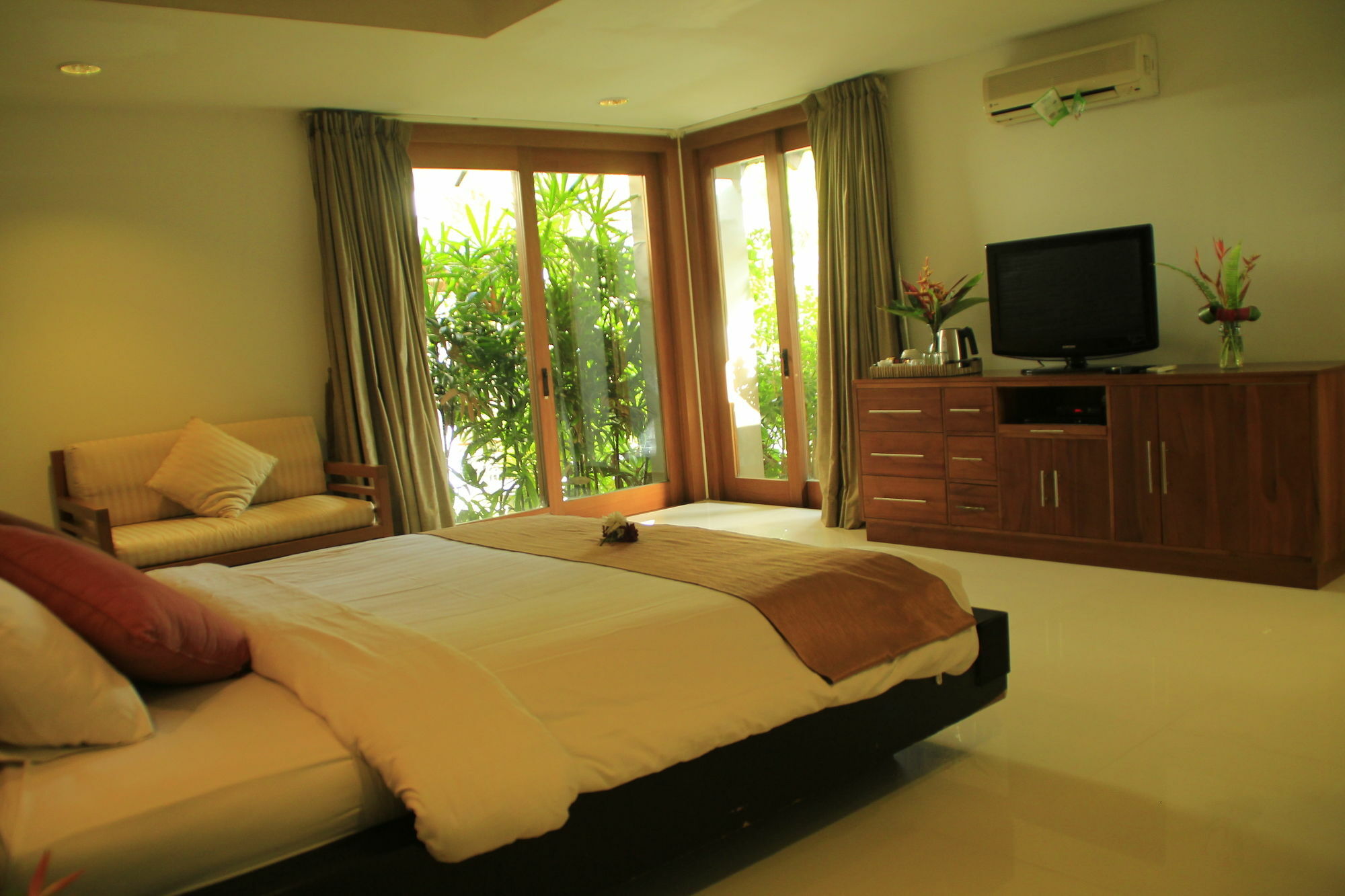วิลลา เฮนนิง บูติค โฮเทล& สปา Hotel จิมบาราน ภายนอก รูปภาพ